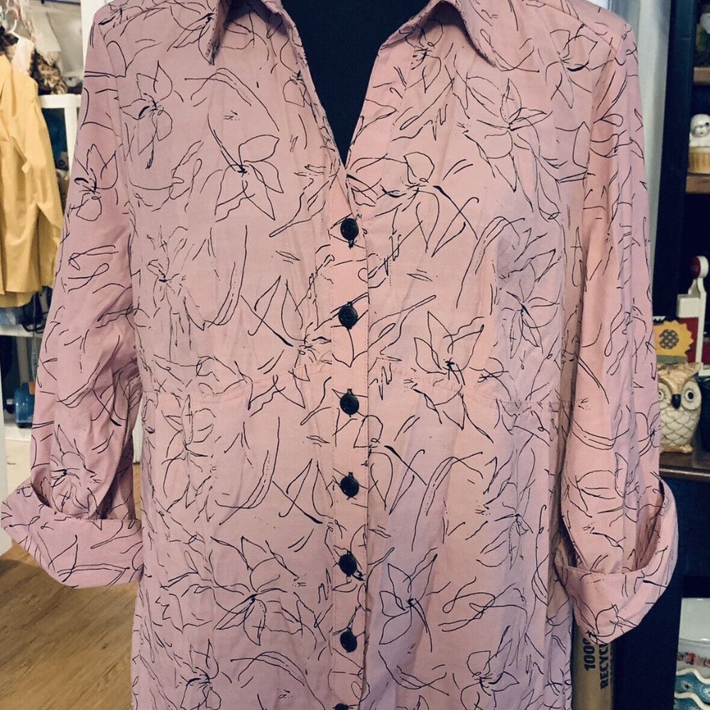 Woman's pink and black button down blouse 18/20